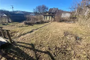 46 Main St, McClellandtown, PA 15458 - Photo 4