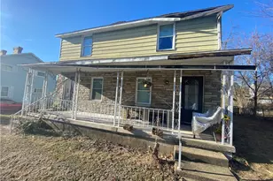 46 Main St, McClellandtown, PA 15458 - Photo 2