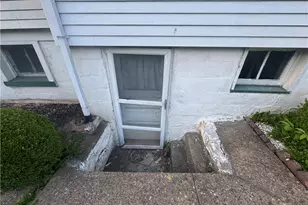 1013 Howell St, Vandergrift, PA 15690 - Photo 6