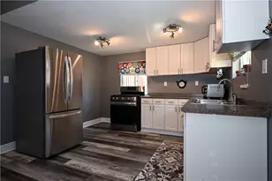 711 Memory Ln, Liberty Boro, PA 15133 - Photo 6