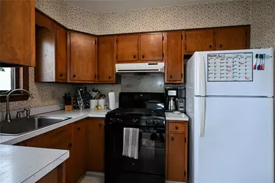 1612 Harrison Ave, Jeannette, PA 15644 - Photo 8