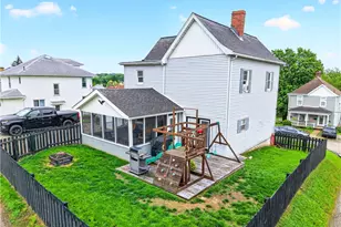 118 Center Ave, Mt Pleasant Boro, PA 15666 - Photo 6