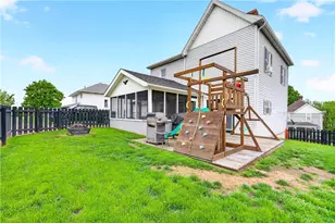118 Center Ave, Mt Pleasant Boro, PA 15666 - Photo 6
