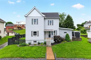118 Center Ave, Mt Pleasant Boro, PA 15666 - Photo 2