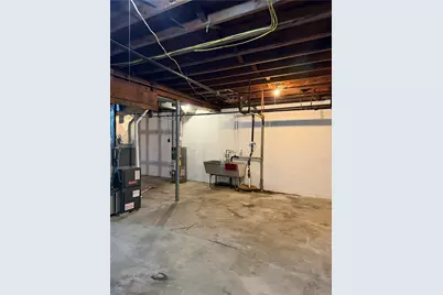 2064 Dartmore St, Pittsburgh, PA 15210 - Photo 32