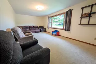 213 Cherokee Dr, Center Township, PA 16001 - Photo 12