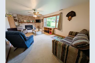 213 Cherokee Dr, Center Township, PA 16001 - Photo 34