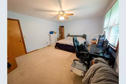 213 Cherokee Dr, Center Township, PA 16001 - Photo 28