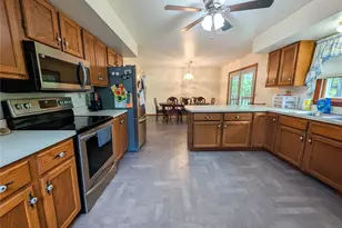 213 Cherokee Dr, Center Township, PA 16001 - Photo 20