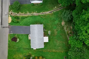 213 Cherokee Dr, Center Township, PA 16001 - Photo 4