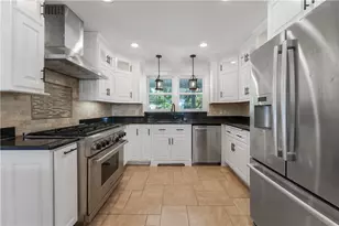 6 Old Farm Rd, Rosslyn Farms, PA 15106 - Photo 6