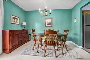 208 Meadowview Dr, Canonsburg, PA 15317 - Photo 10