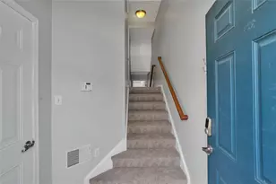 284 Broadstone Dr, Adams Township, PA 16046 - Photo 4