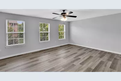 284 Broadstone Dr, Adams Township, PA 16046 - Photo 6