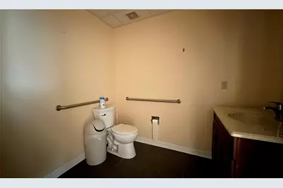 869 E State Street, Sharon, PA 16146 - Photo 6