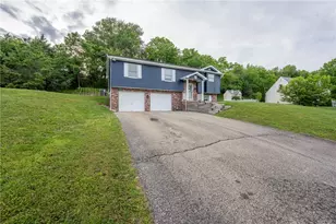 1053 New London Dr, Greensburg, PA 15601 - Photo 4