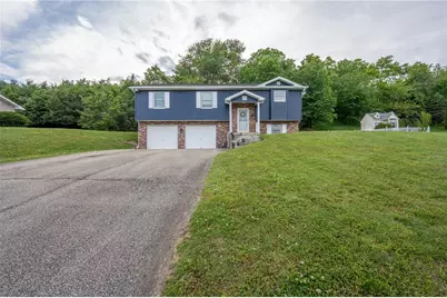 1053 New London Dr, Greensburg, PA 15601 - Photo 2