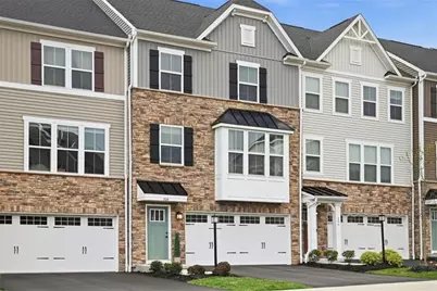 204 Cranesbill Dr, Adams Township, PA 16046 - Photo 2