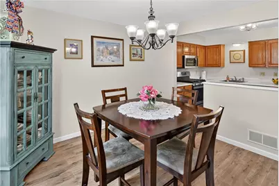 3092 Meadowbrook Ct, Hampton, PA 15044 - Photo 6