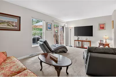 3092 Meadow Brook Ct, Hampton, PA 15044 - Photo 8