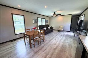 1569 Lee Ln, Grove City Boro, PA 16127 - Photo 8