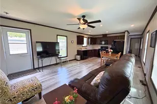 1569 Lee Ln, Grove City Boro, PA 16127 - Photo 4
