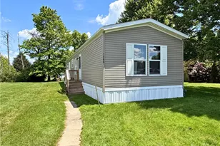 1569 Lee Ln, Grove City Boro, PA 16127 - Photo 2