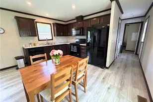 1569 Lee Ln, Grove City Boro, PA 16127 - Photo 6
