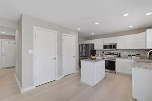 714 Dahlia Dr, Belle Vernon, PA 15012 - Photo 4