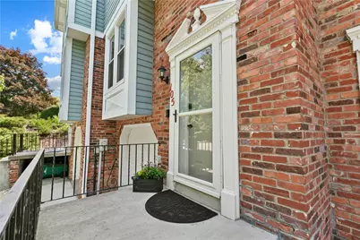 105 Spruce Ct, Ross Twp, PA 15229 - Photo 2