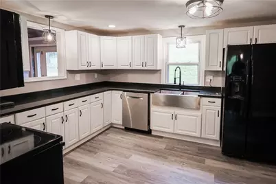 989 Blackhawk Rd, Beaver Falls, PA 15010 - Photo 10