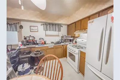 331 Washington St, McKees Rocks, PA 15136 - Photo 2