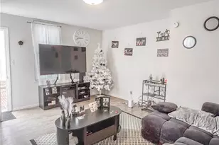 333 Washington St, McKees Rocks, PA 15136 - Photo 2