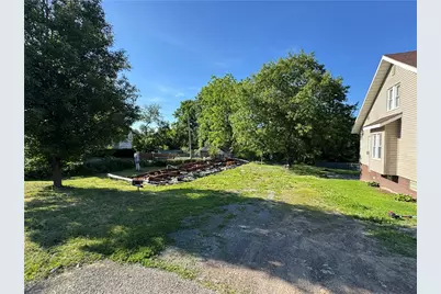 393 N Gallatin Ave, North Union Township, PA 15401 - Photo 18