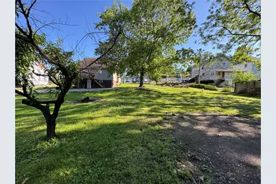 393 N Gallatin Ave, North Union Township, PA 15401 - Photo 12