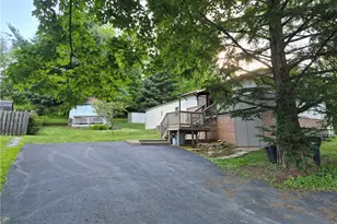 4008 Finleyville Elrama Rd, Finleyville, PA 15332 - Photo 22