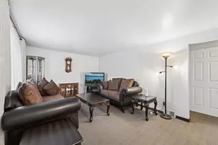 223 E Patty Ln, Monroeville, PA 15146 - Photo 4