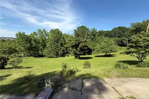 527 Center New Texas Rd, Pittsburgh, PA 15239 - Photo 6