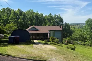 527 Center New Texas Rd, Pittsburgh, PA 15239 - Photo 2