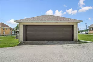 611 Harrison Ave, Jeannette, PA 15644 - Photo 6