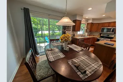 957 Montclair Dr, Moon/Crescent Twp, PA 15108 - Photo 6