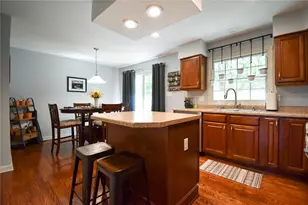 957 Montclair Dr, Moon/Crescent Twp, PA 15108 - Photo 4