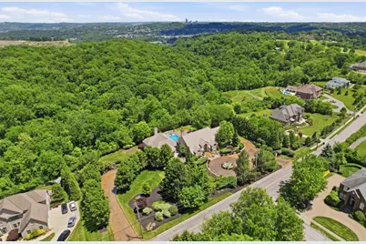 2500 Country Club Dr, Robinson Twp, PA 15205 - Photo 6