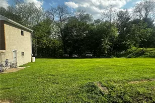 139 Wampum Ave, Ellwood City, PA 16117 - Photo 20