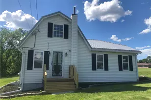 40 Salem Ave, New Salem, PA 15468 - Photo 2