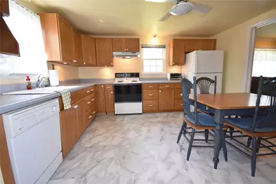 6914 Monroe Ave, West Mifflin, PA 15122 - Photo 14