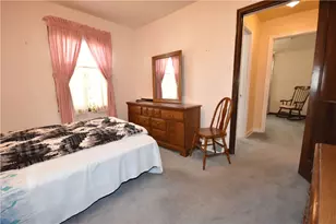 6914 Monroe Ave, West Mifflin, PA 15122 - Photo 6