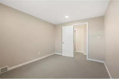 218 Central Ave, Pittsburgh, PA 15238 - Photo 14