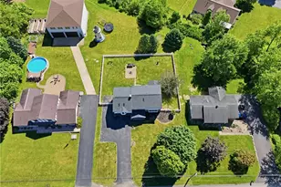 977 Barclay Rd, White Township, PA 15701 - Photo 4