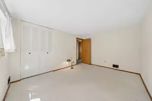 5696 Glen Hill Dr, Bethel Park, PA 15102 - Photo 16